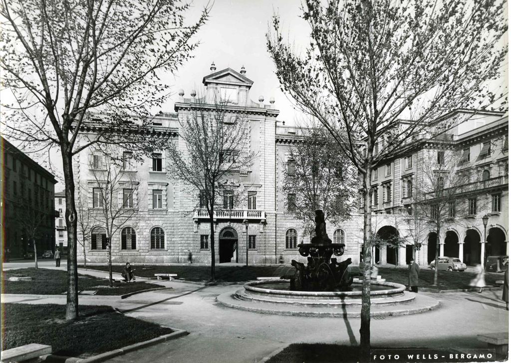 Piazza Dante Alighieri · Historify