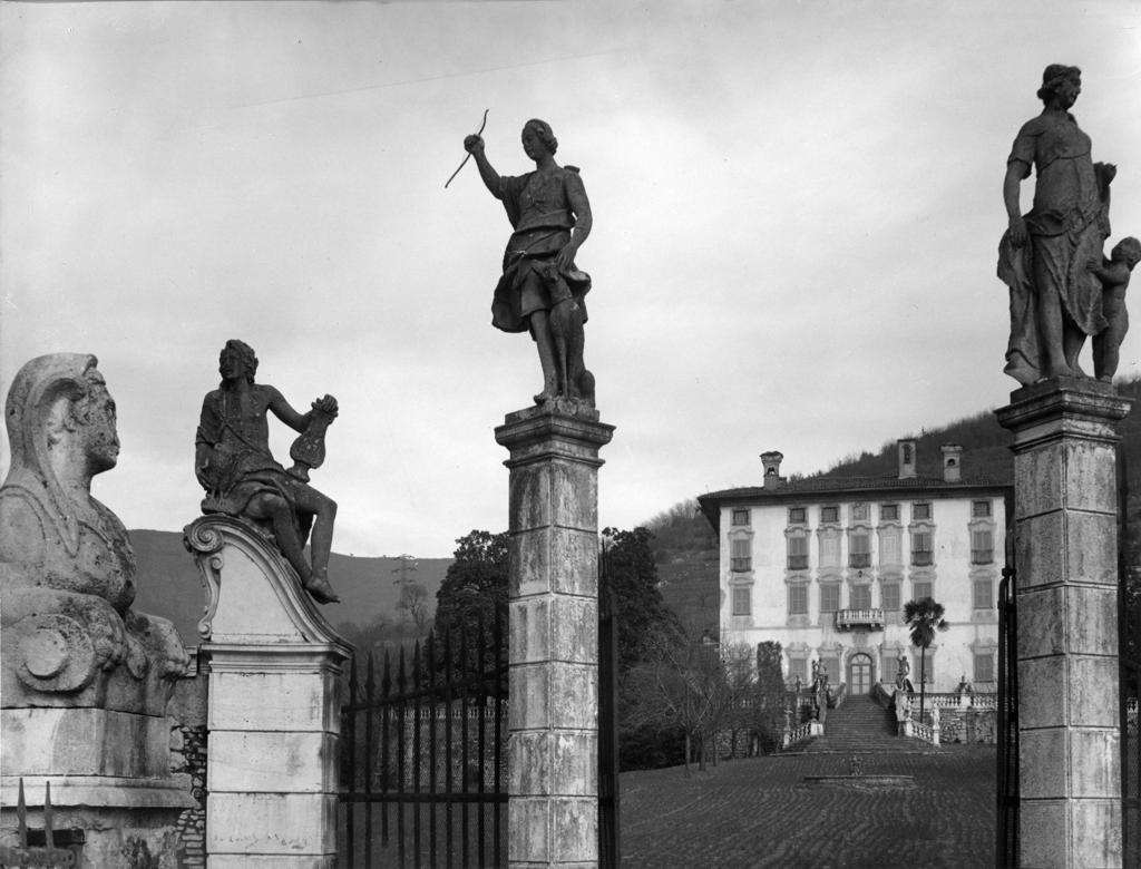 Ingresso di Villa Terzi del Canton · Historify