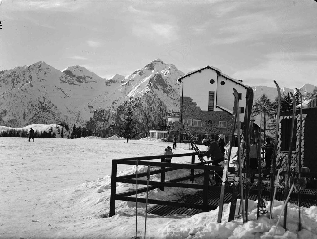 Sci in montagna · Historify