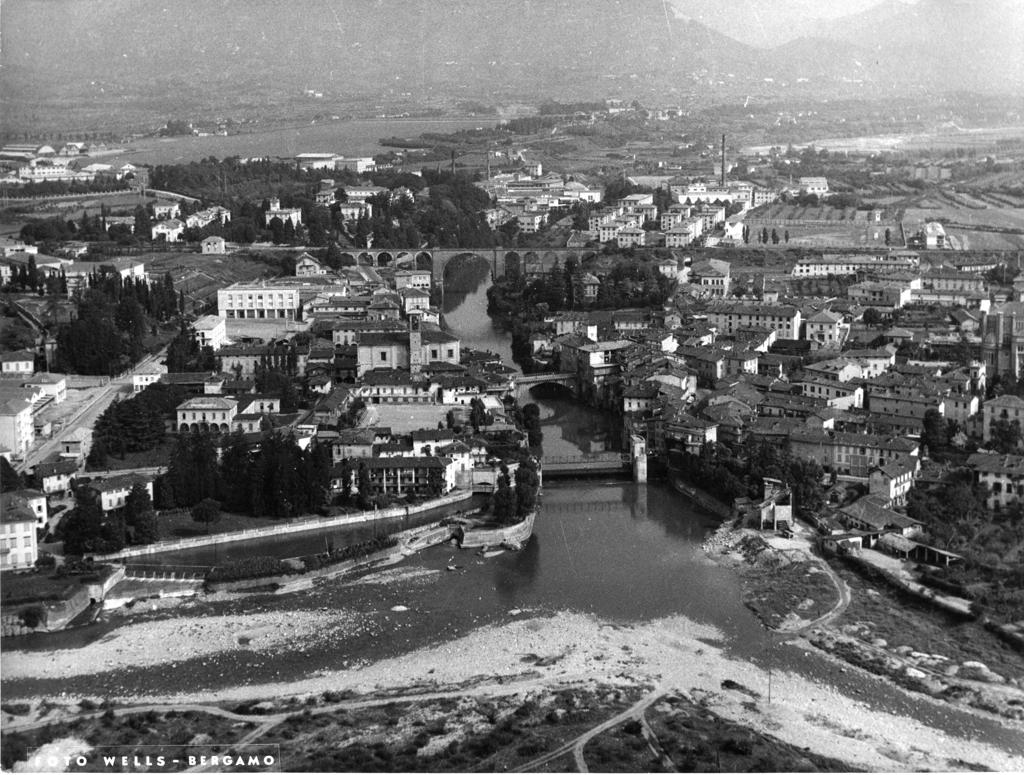 Veduta dall'alto di Ponte San Pietro · Historify
