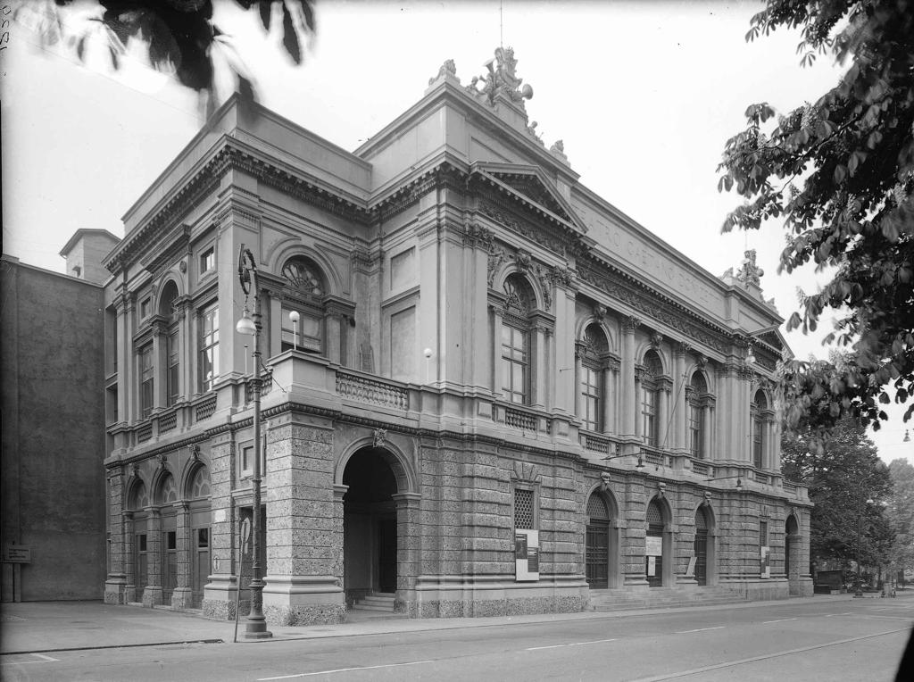 Teatro Donizetti · Historify