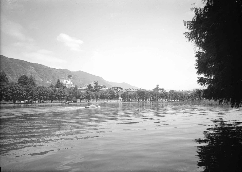 Lago · Historify