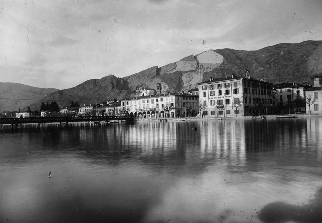 Lago, Sarnico · Historify