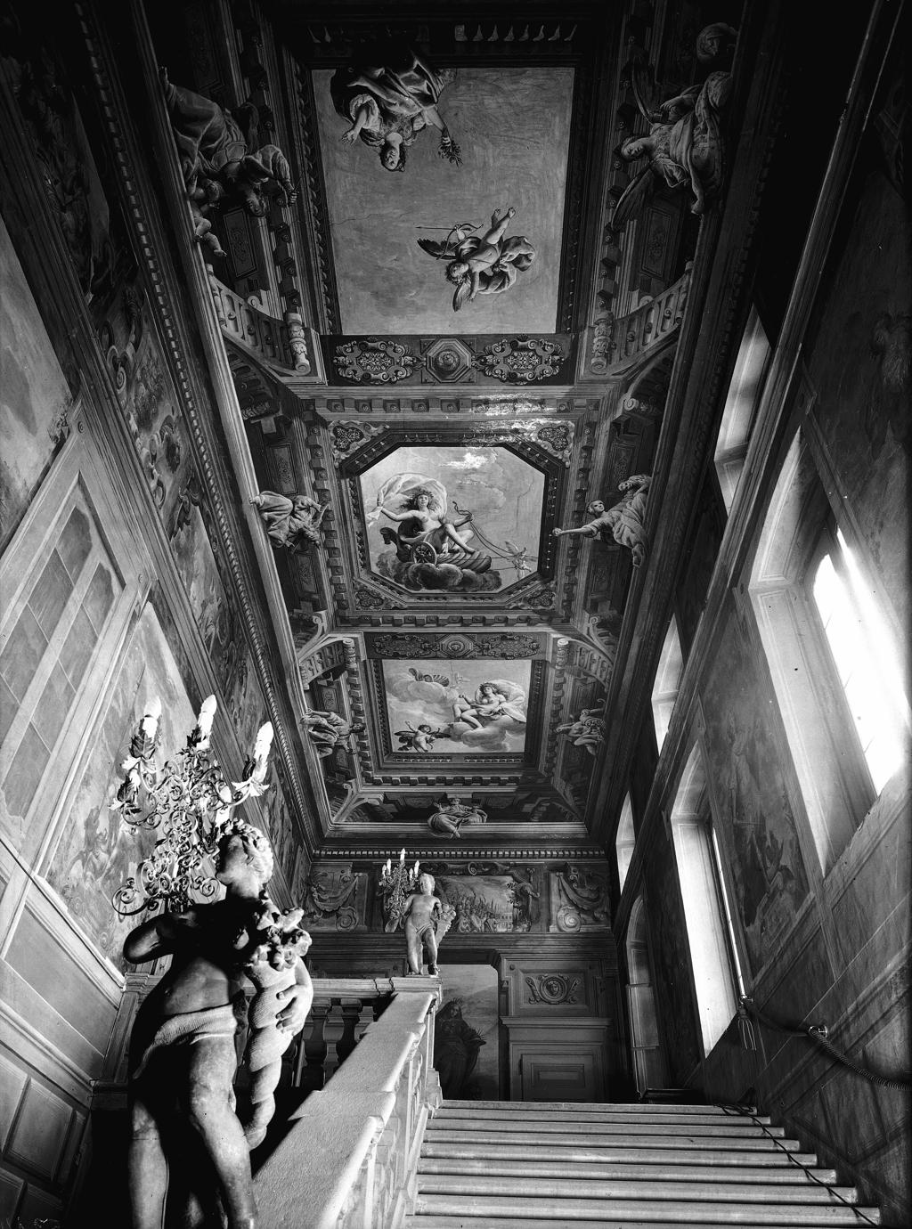 Soffitto affrescato di Palazzo Moroni · Historify