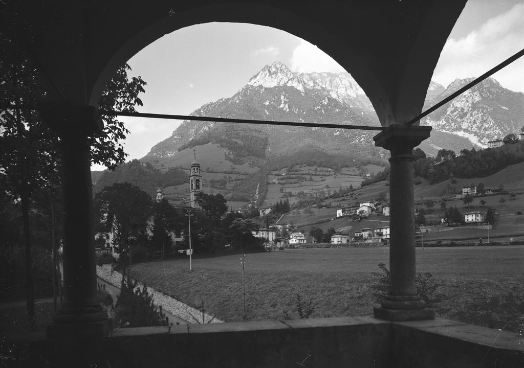Ardesio dalla Chiesa di San Pietro · Historify