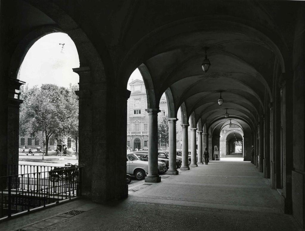 Portici Di Piazza Dante Alighieri · Historify