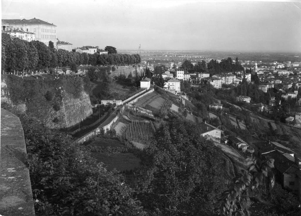 Scorcio di Città Alta · Historify
