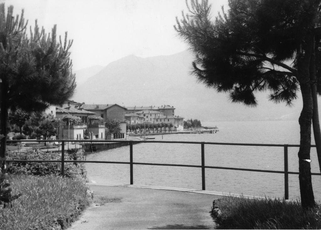 Scorcio Sul Lago D'Iseo, Castro · Historify