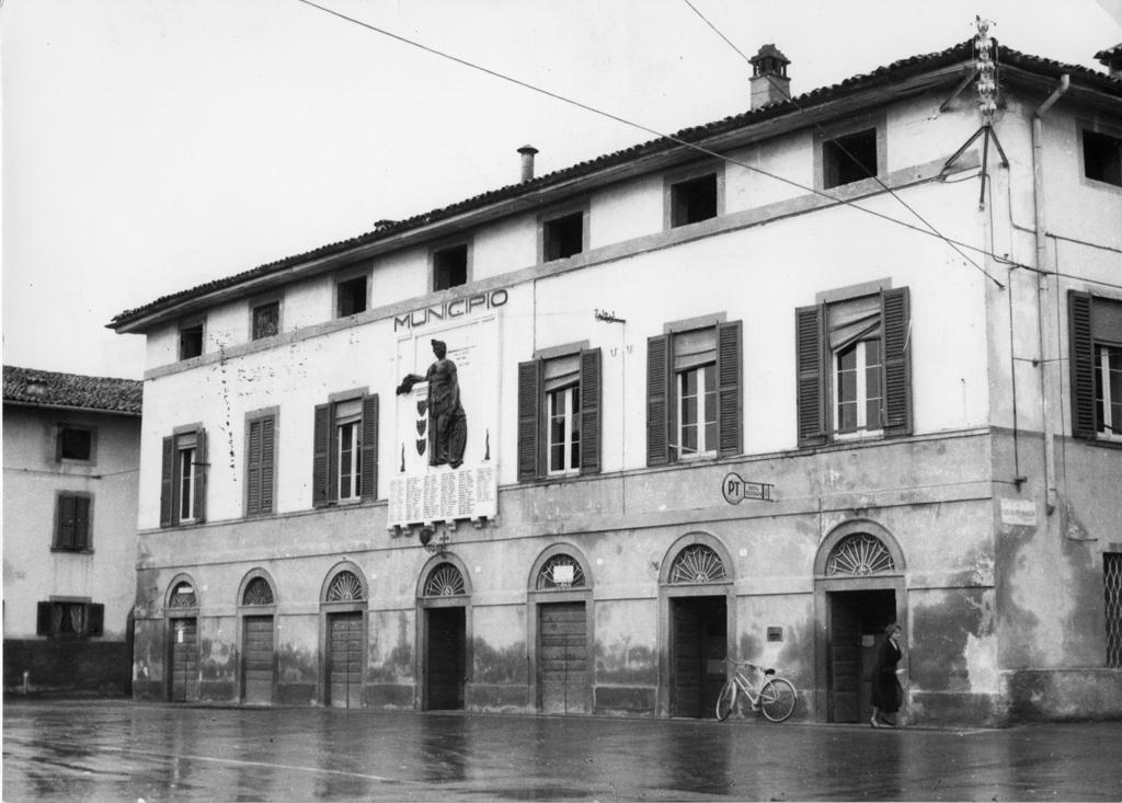 Municipio Di Calcinate · Historify