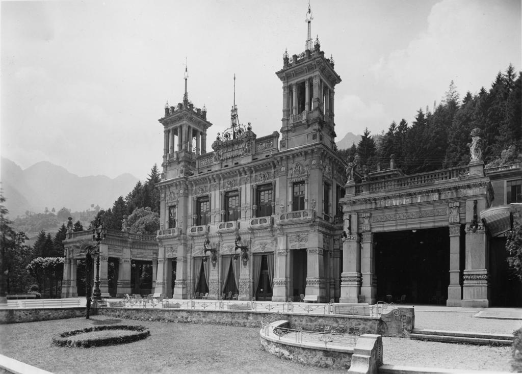 Esterno Casinò San Pellegrino Terme · Historify