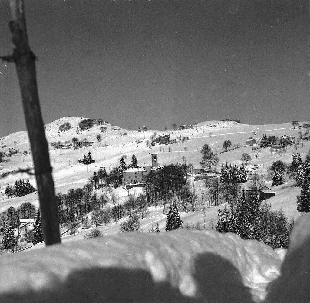 Paesaggio innevato di Valcava · Historify