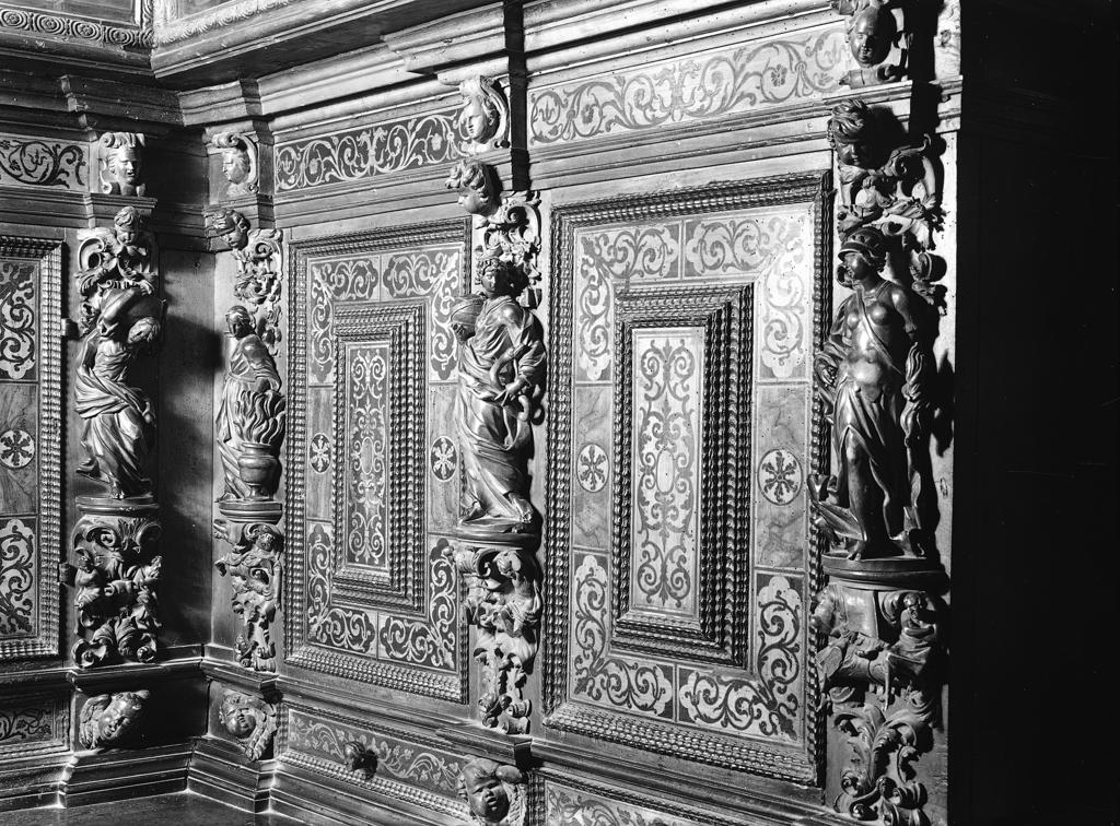 Decorazioni · Historify