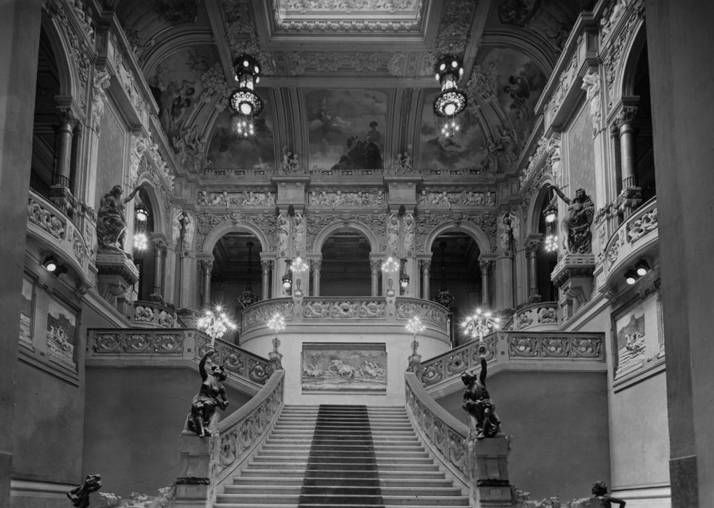 Scalone Casinò San Pellegrino Terme · Historify