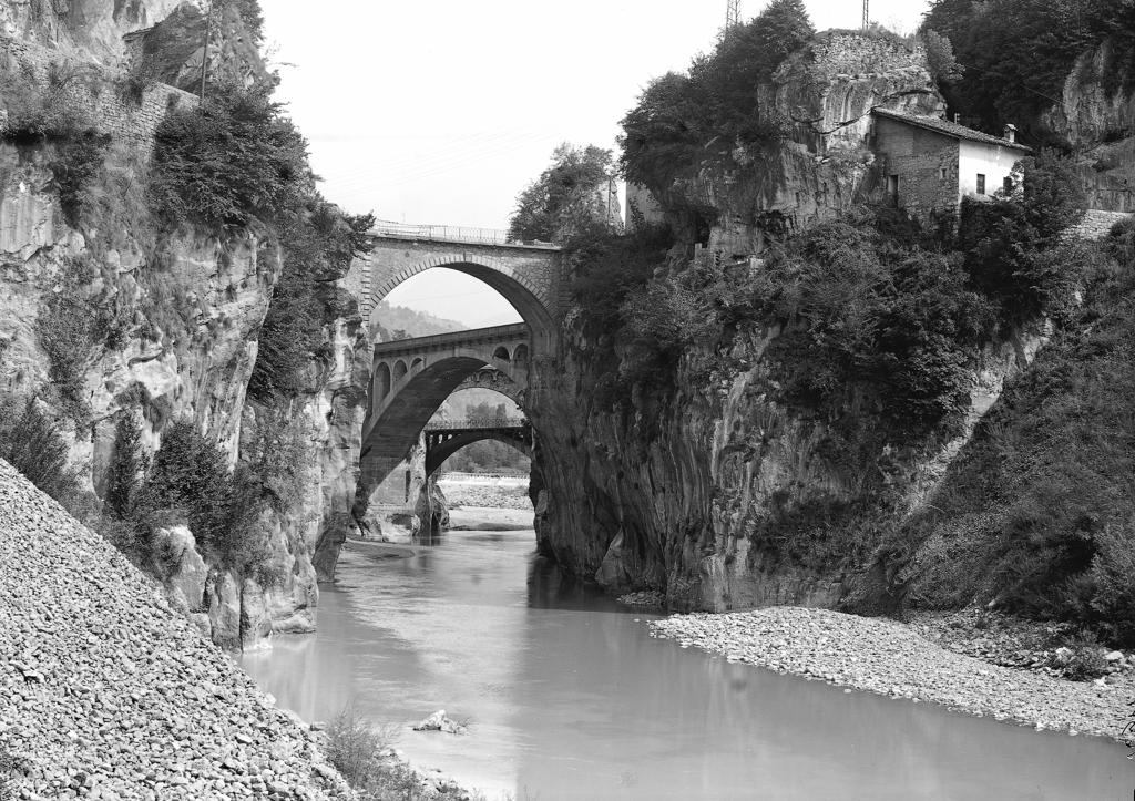 Ponti Di Sedrina · Historify