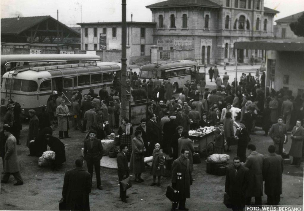 Stazione Autolinee · Historify