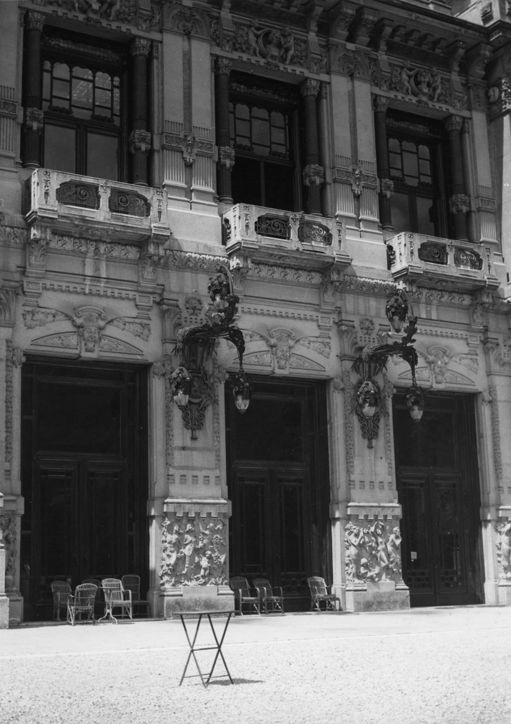 Dettaglio Facciata Casinò San Pellegrino Terme · Historify