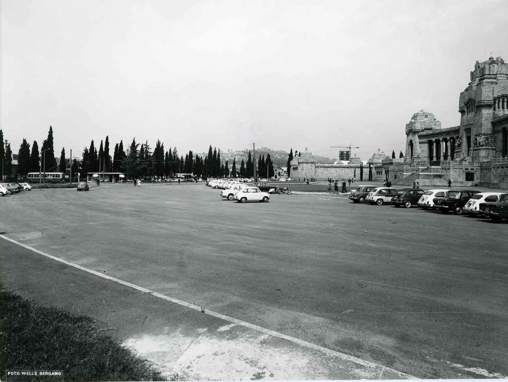 Piazzale Cimitero · Historify