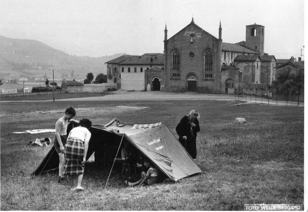 In tenda alla Fara · Historify