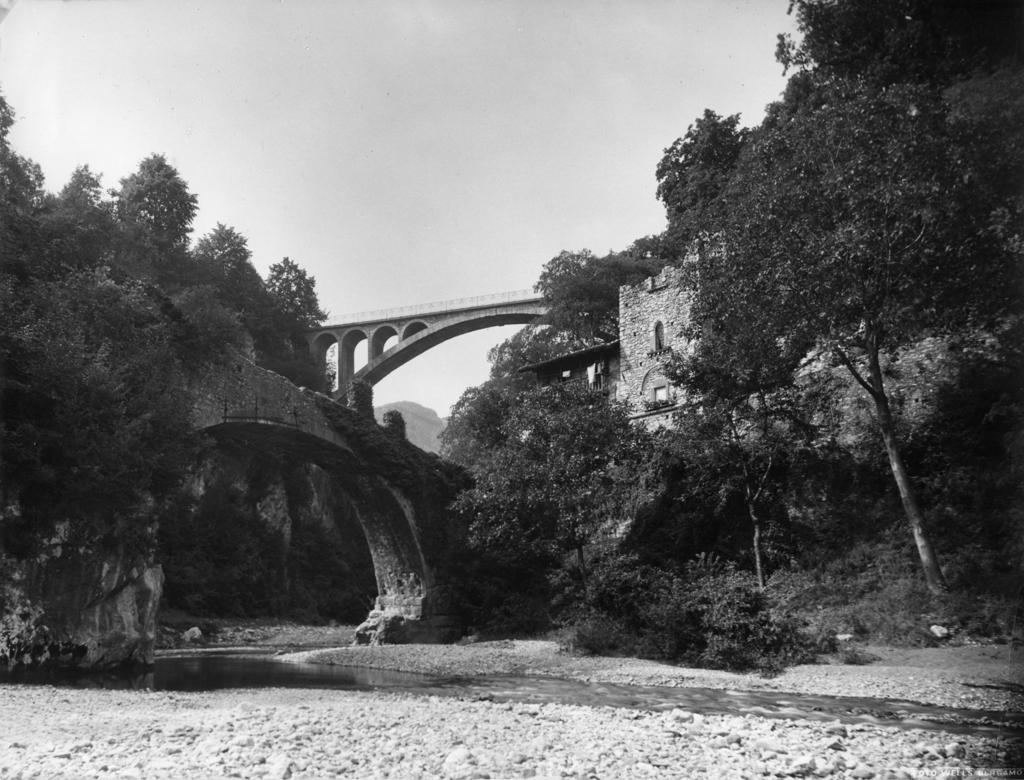 Ponti di Clanezzo · Historify