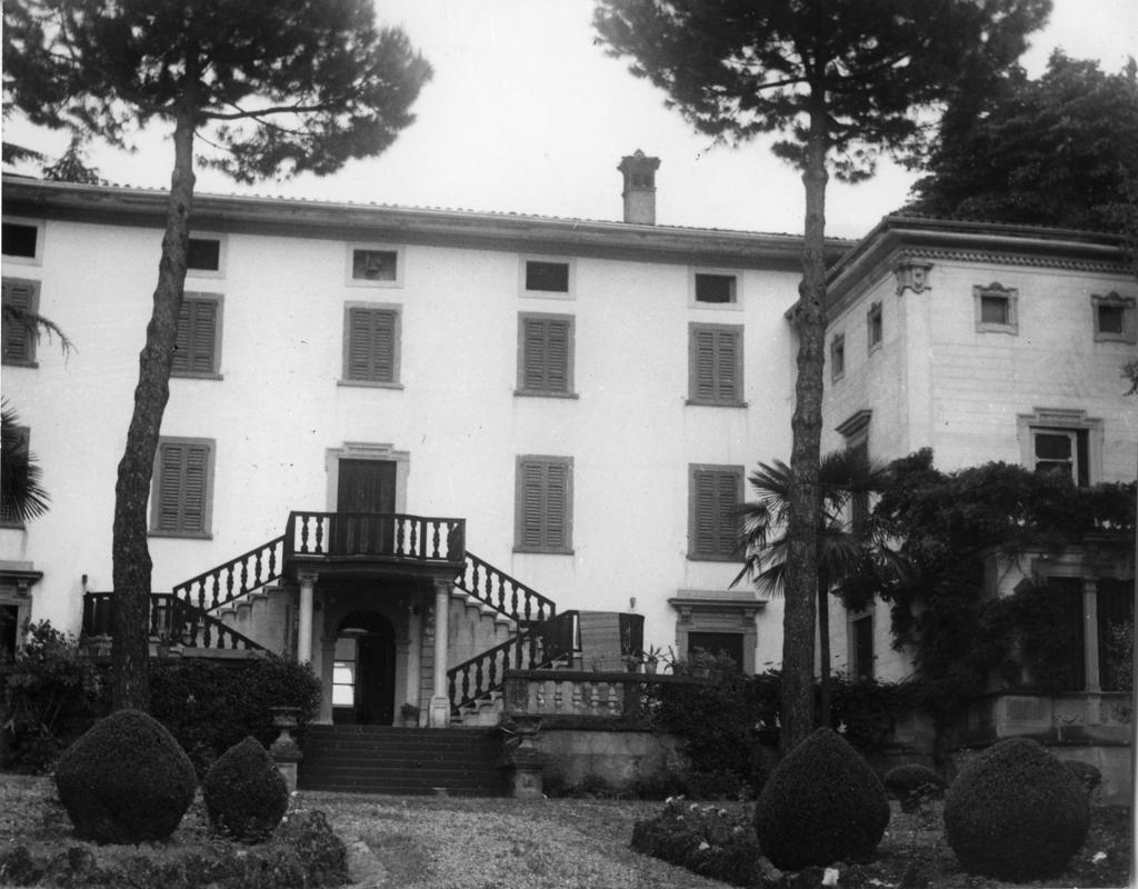Facciata Villa, Cenate Sopra · Historify