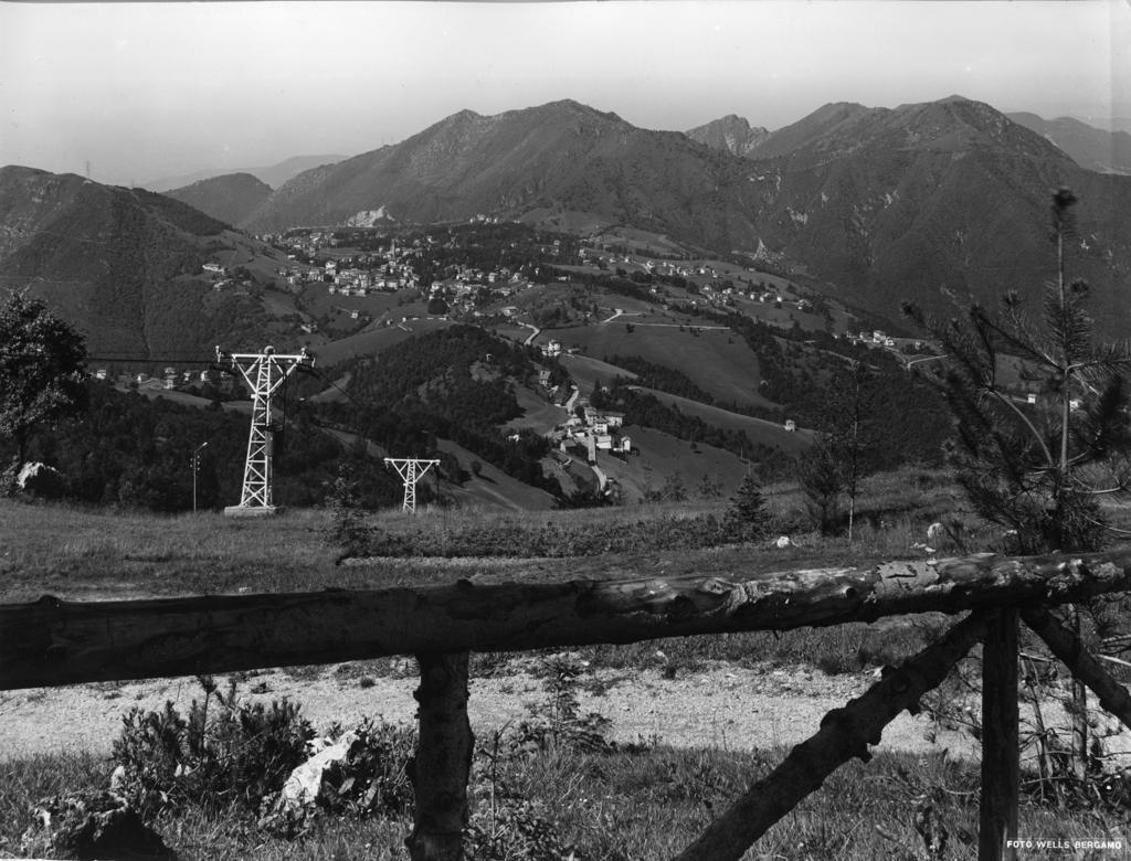 Vista su Selvino · Historify
