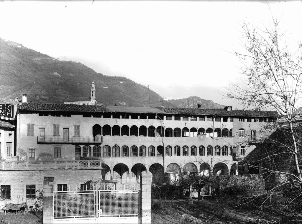 Cascinale a Vertova · Historify
