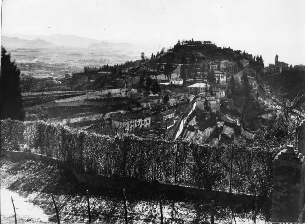 Vista su Colle S. Vigilio · Historify