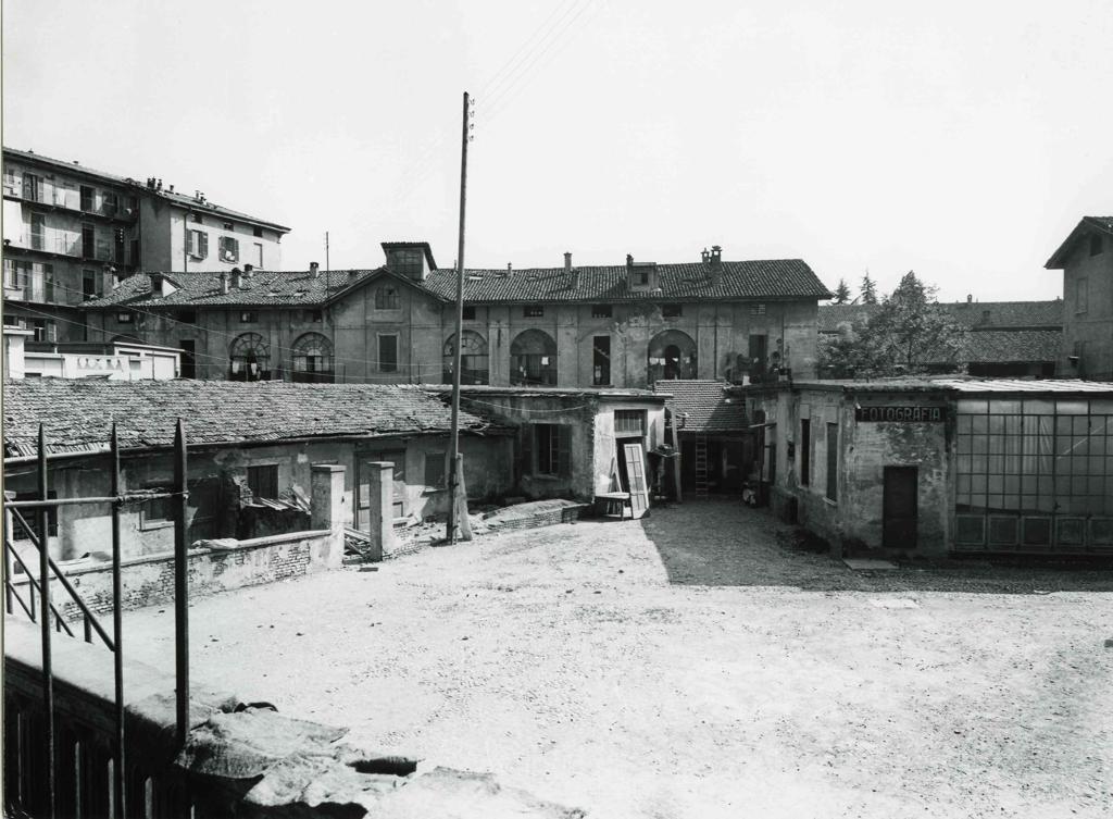Cortile · Historify