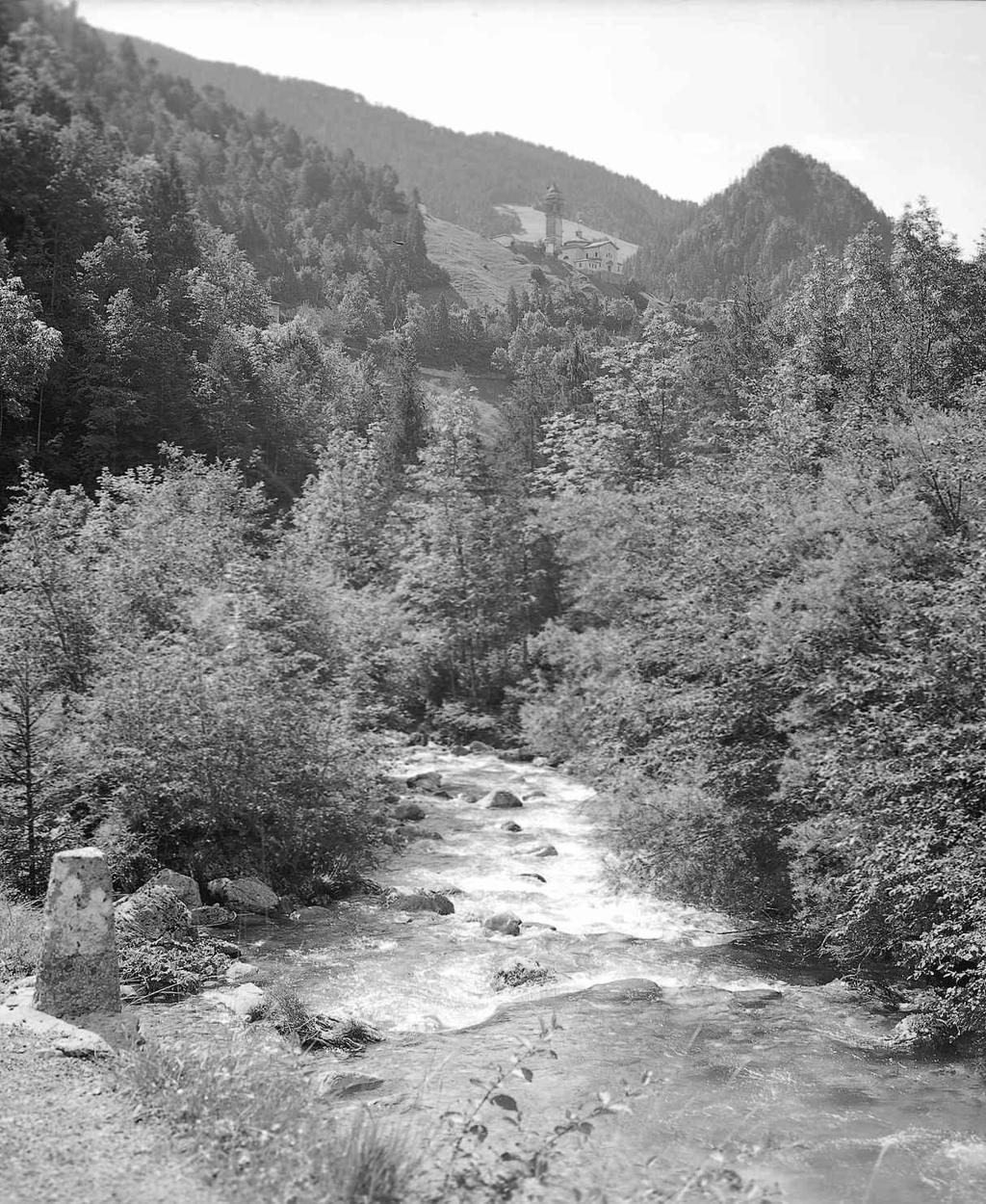 Paese Di Montagna · Historify