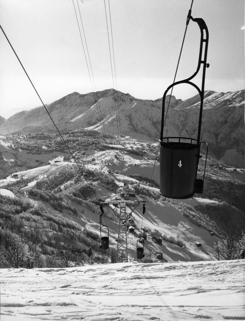 Cabinovia del Monte Poieto · Historify