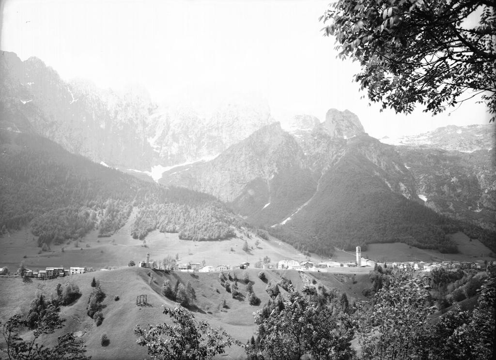 Panorama di Colere · Historify