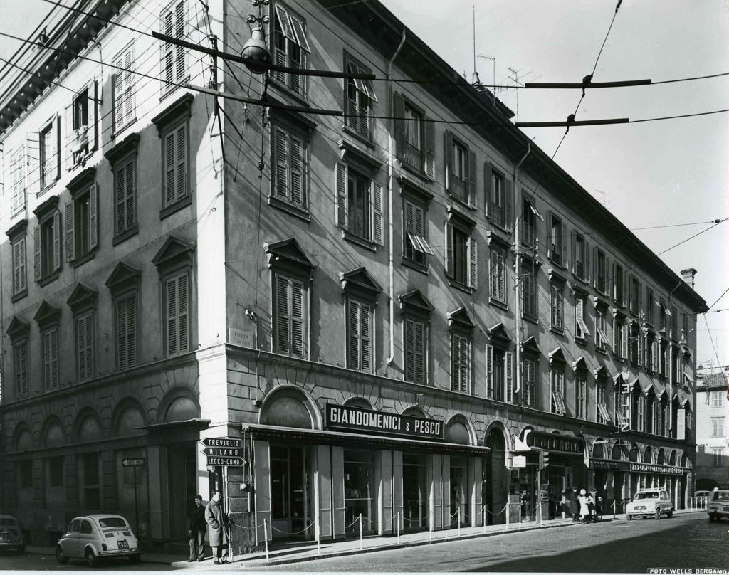 Palazzina Angolo Via San Lazzaro · Historify