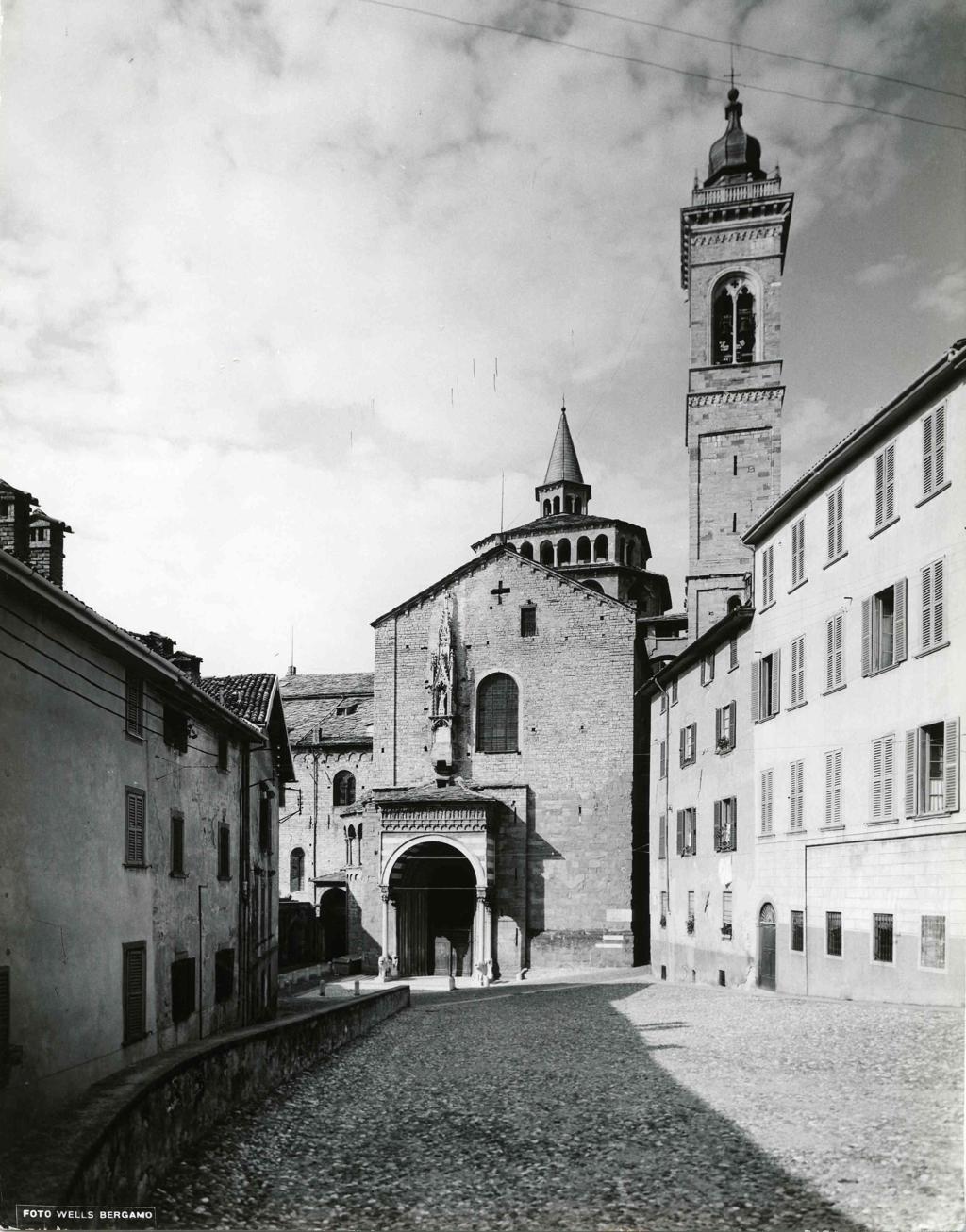 Piazza Rosate · Historify