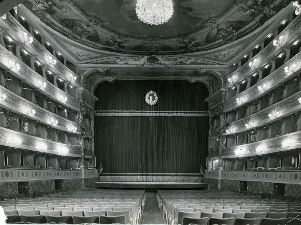 Sala Teatro Donizetti · Historify
