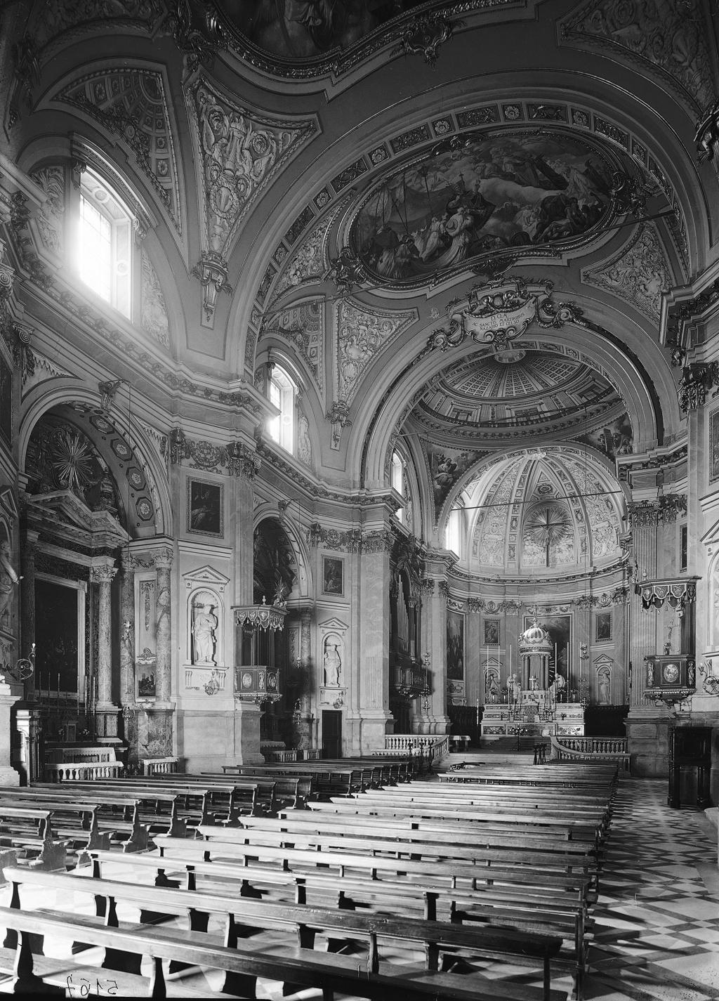 Interno Chiesa Urgnano · Historify