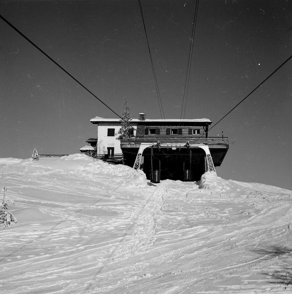Stazione D'Arrivo Della Cabinovia · Historify
