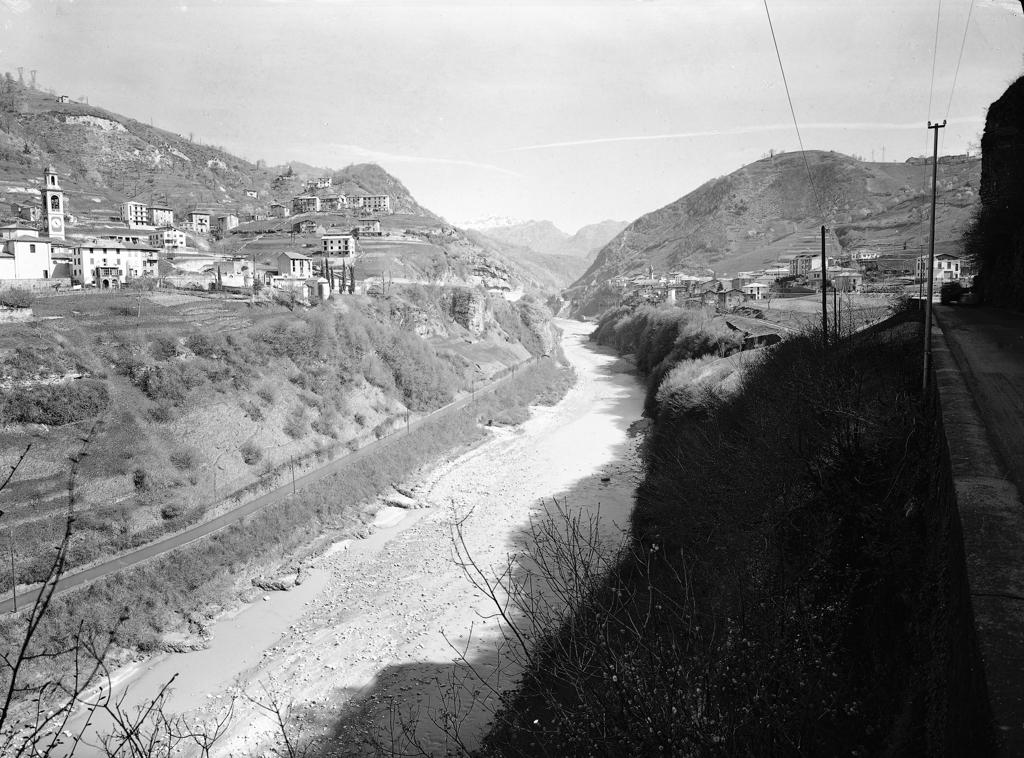 Fiume, Case Sulle Sponde · Historify
