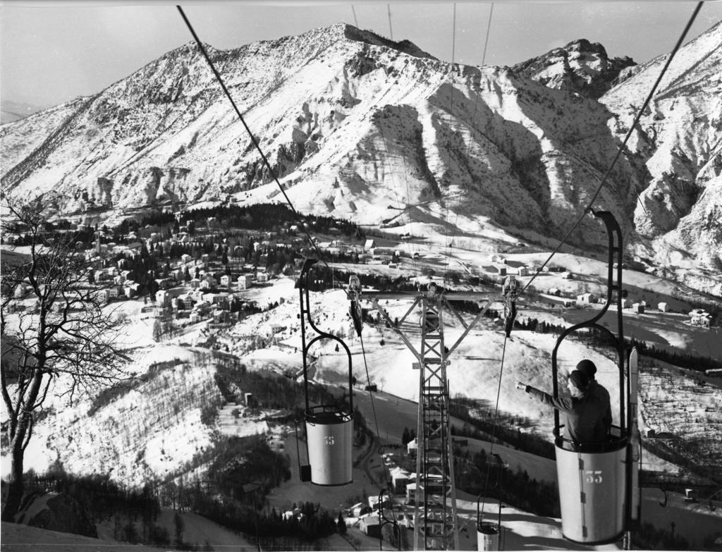 Bidonvia sul Monte Poieto · Historify