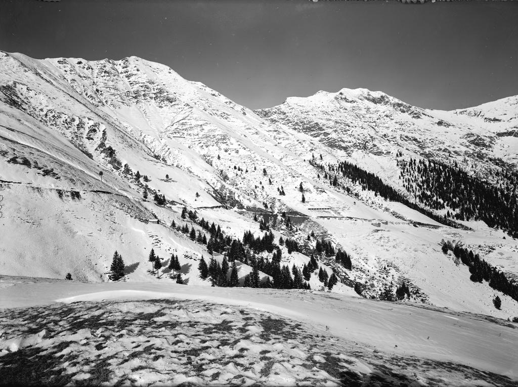 Paesaggio Montano Invernale · Historify