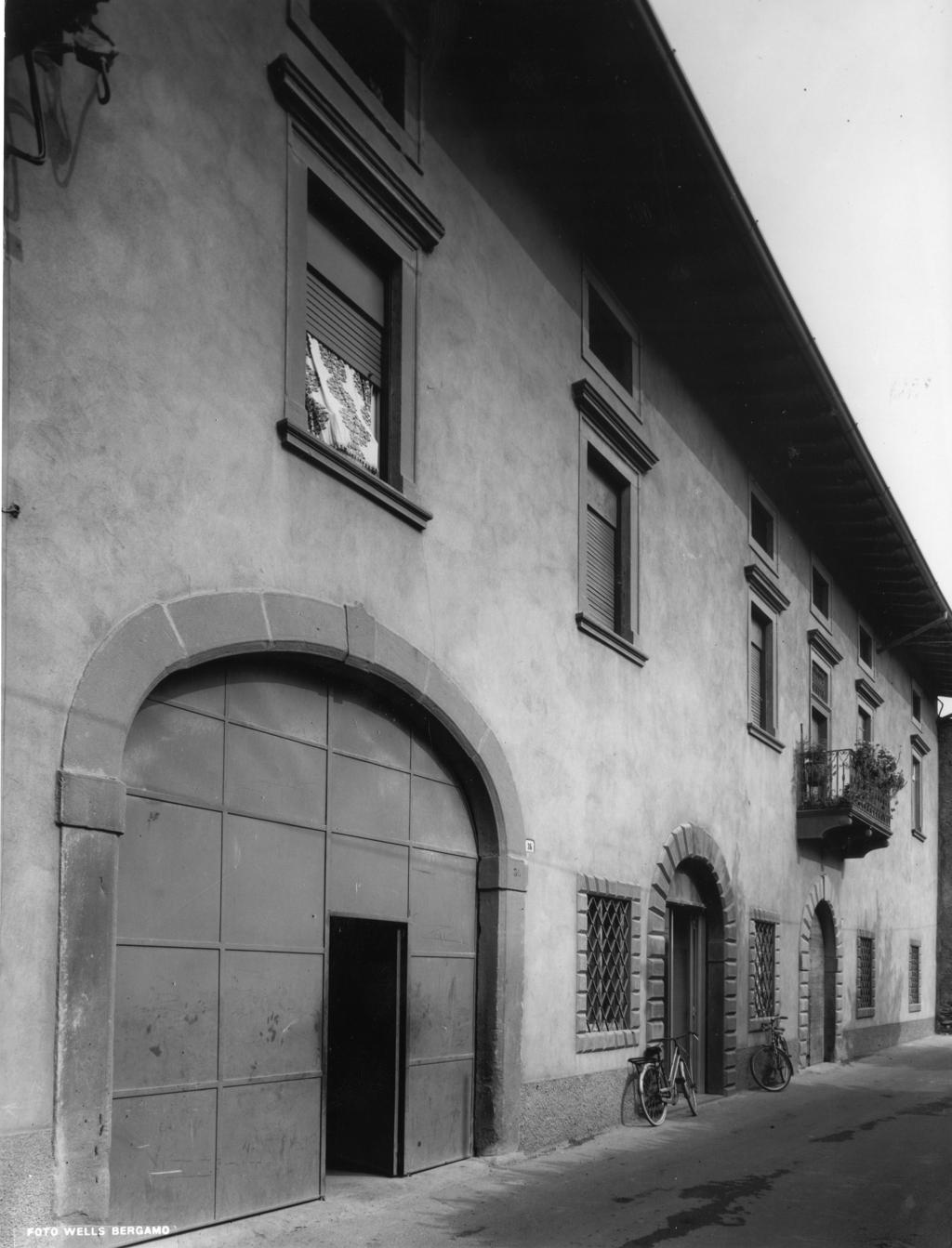 Strada di Villa di Serio · Historify
