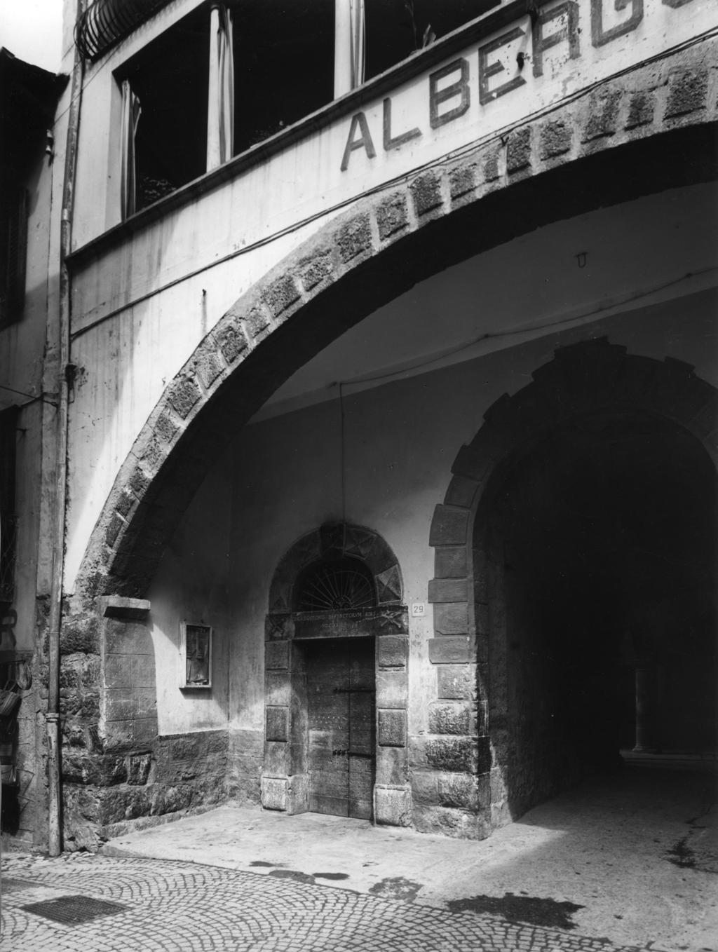 Albergo nel centro storico di Ardesio · Historify