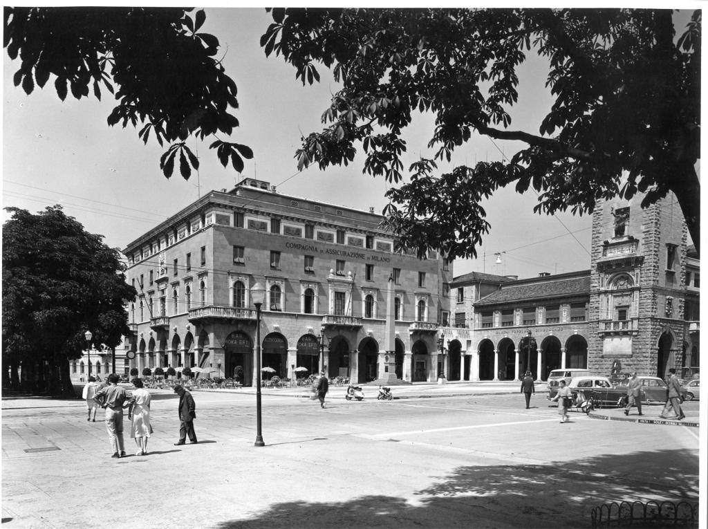 Scorcio di Piazza Vittorio Veneto · Historify