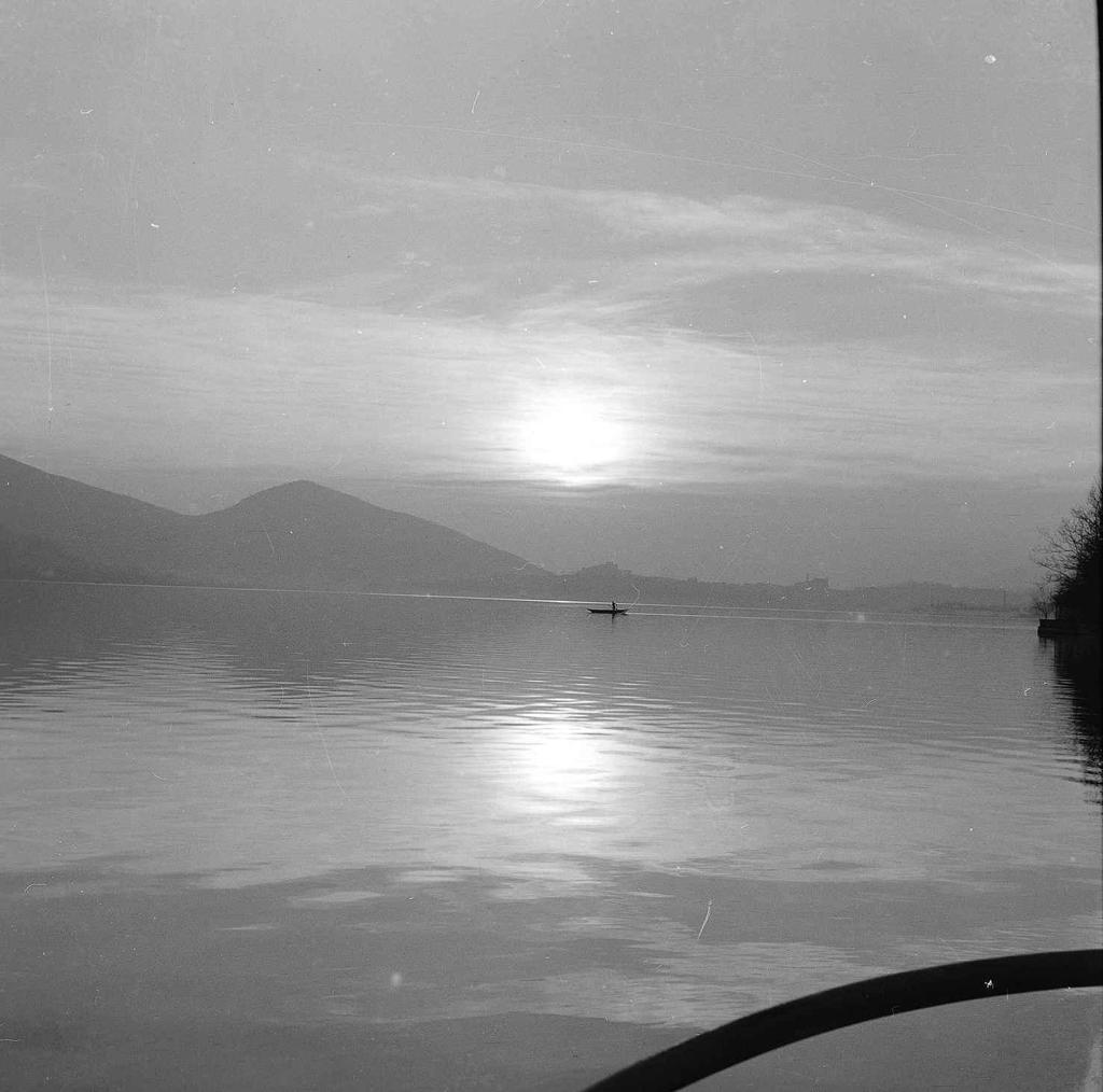 Paesaggio lacustre · Historify