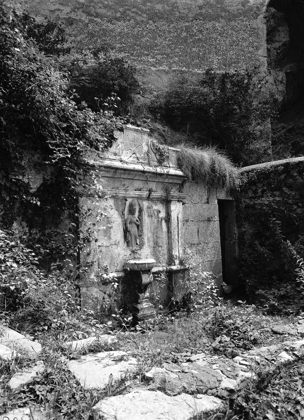 Paesaggio Con Case · Historify