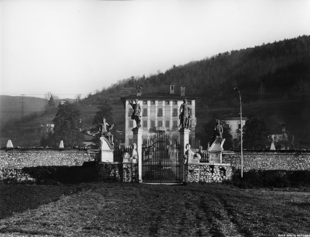 Ingresso Villa Terzi del Canton · Historify