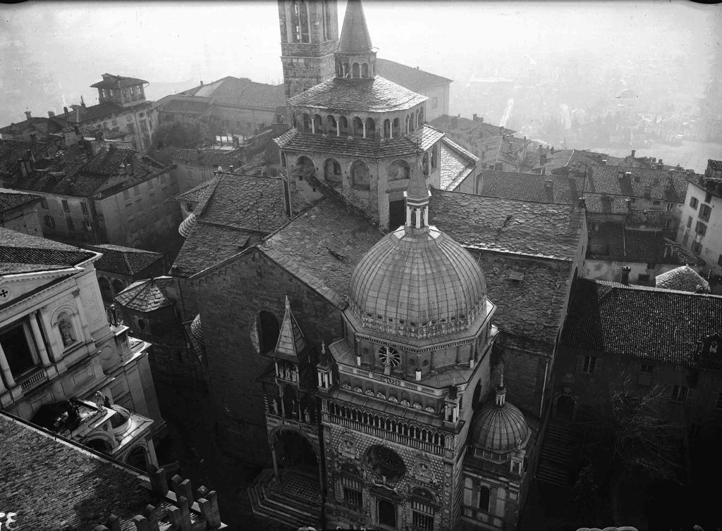 Piazza Duomo Dall'Alto · Historify