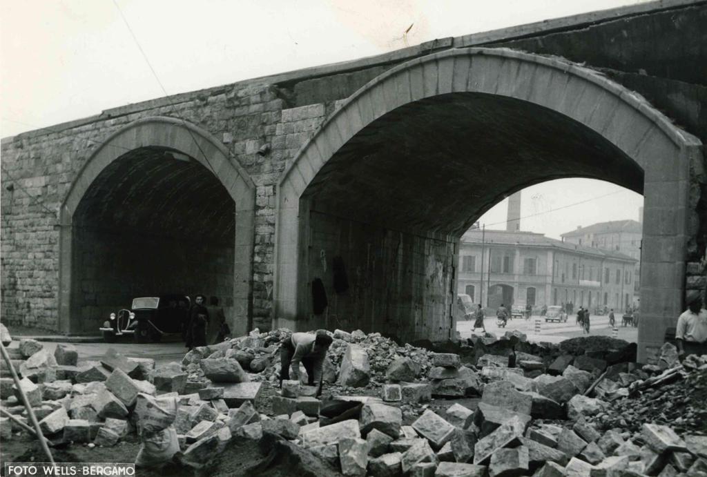 Ponte Ferrovia · Historify