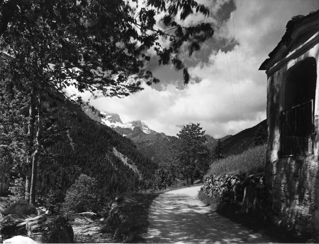 Strada per Valcanale · Historify