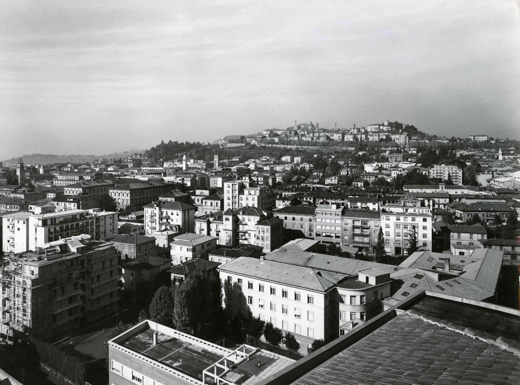 Vista sulla città di Bergamo · Historify
