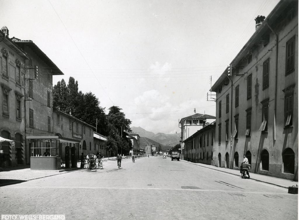 Via Frizzoni, Bergamo · Historify